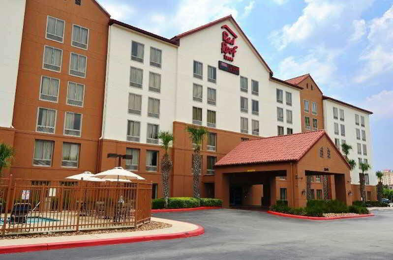 Red Roof Inn Plus+ San Antonio Downtown - Riverwalk Exterior photo